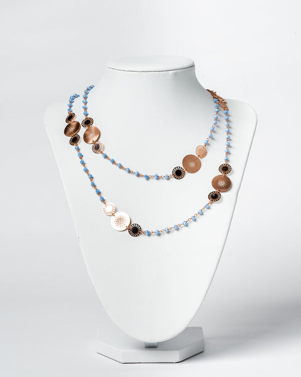 Collana rosè con pietre azzurre