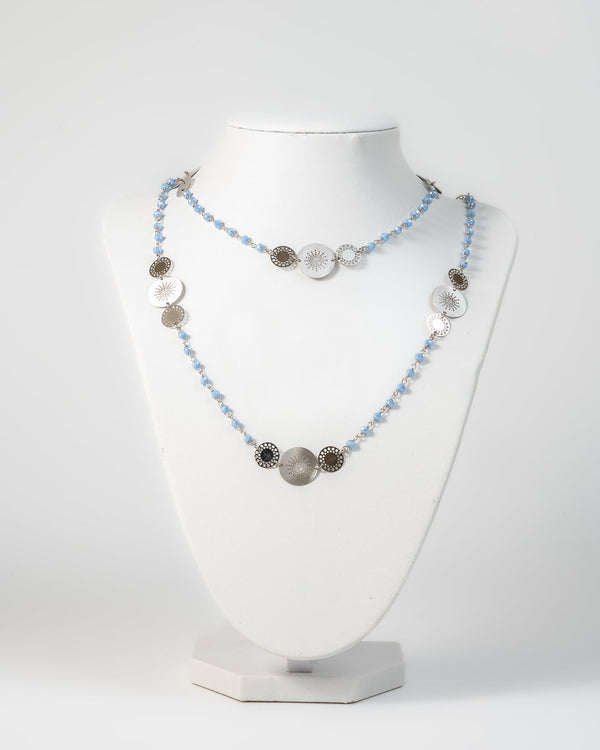Collana argentata con pietre azzurre