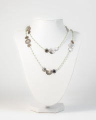 Collana argentata con pietre verdi